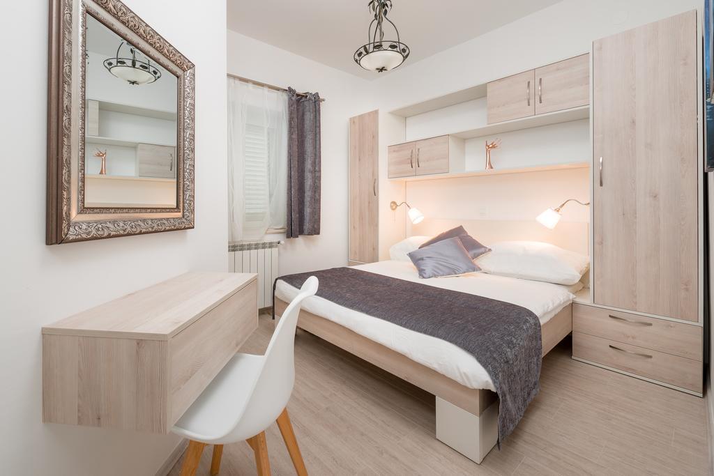 Urban Chic Luxe Apartments Near Beach Bacvice & Centre สปลิท ภายนอก รูปภาพ